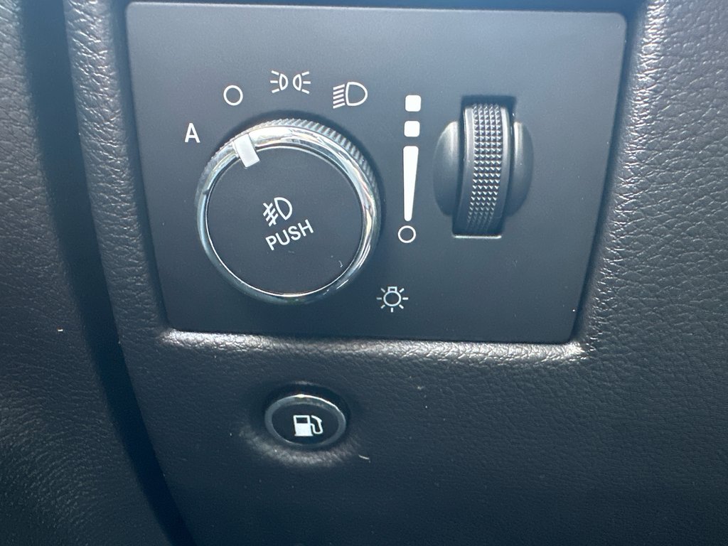 2019 Jeep Grand Cherokee Altitude 4X4 in Amos, Quebec - 15 - w1024h768px