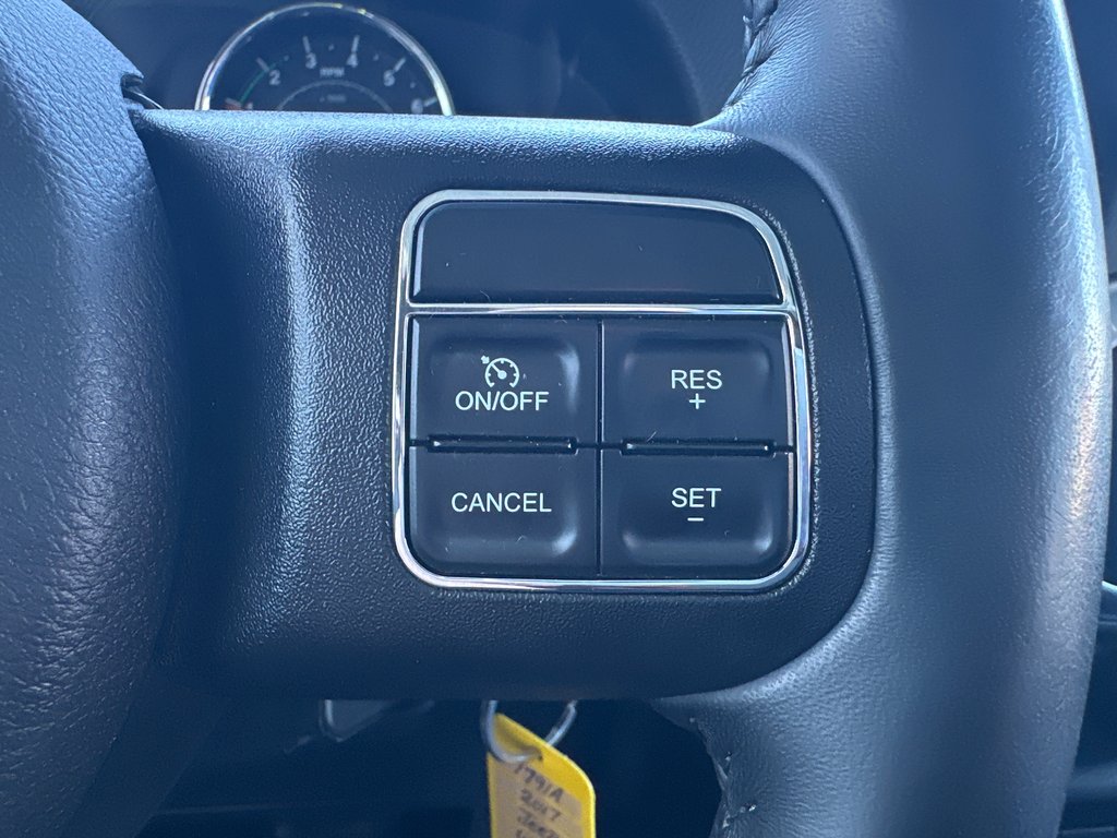 Jeep Wrangler Unlimited Sahara 4X4 2017 à Amos, Québec - 14 - w1024h768px