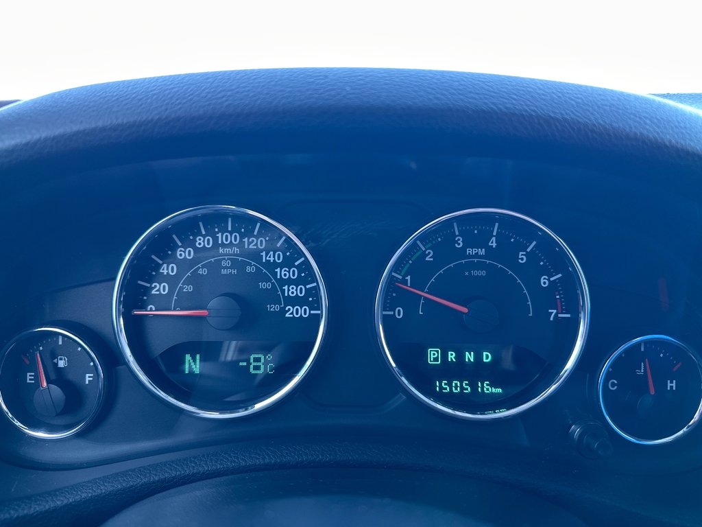 Jeep Wrangler Unlimited Sahara 4X4 2017 à Amos, Québec - 17 - w1024h768px