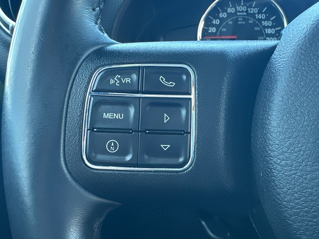 Jeep Wrangler Unlimited Sahara 4X4 2017 à Amos, Québec - 13 - w1024h768px