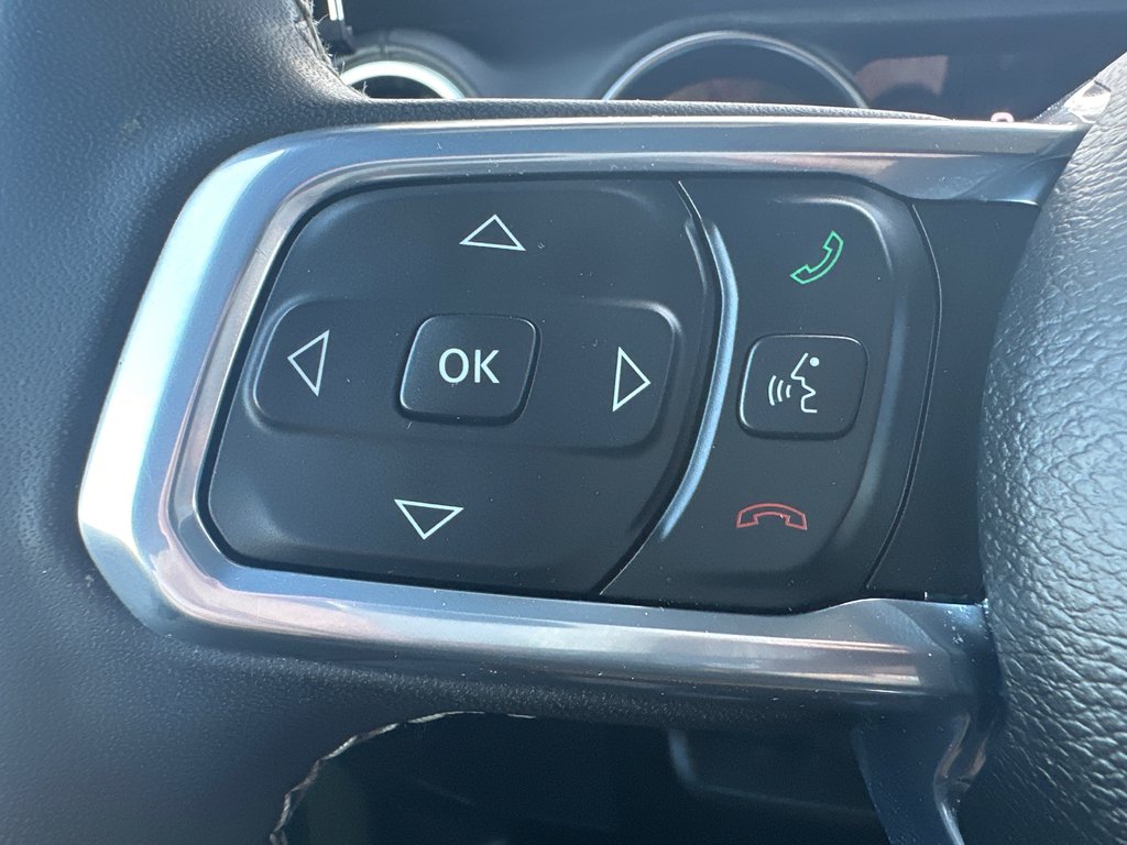 2023 Jeep Wrangler Rubicon 4xe in Amos, Quebec - 12 - w1024h768px