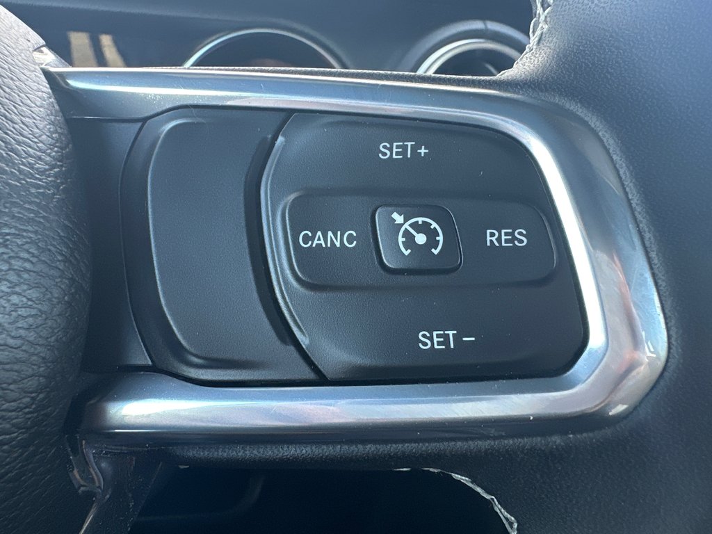 2023 Jeep Wrangler Rubicon 4xe in Amos, Quebec - 13 - w1024h768px