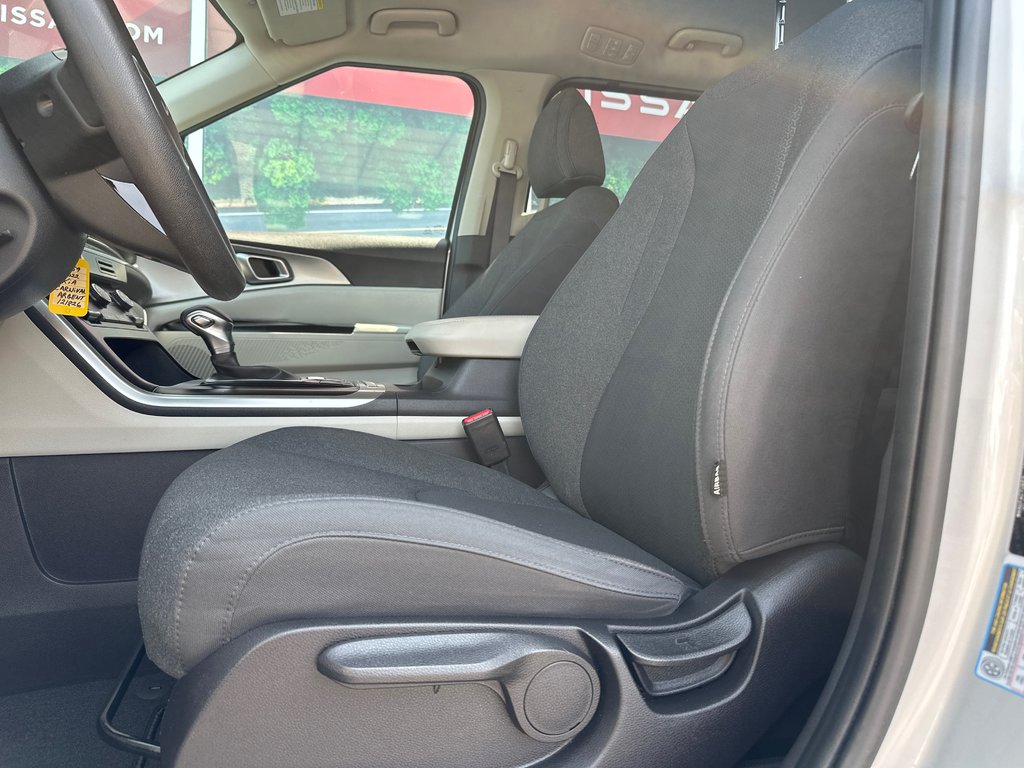 Kia Carnival LX 2022 à Amos, Québec - 9 - w1024h768px