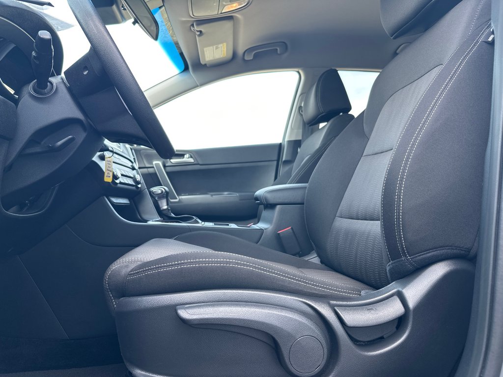 2020 Kia Sportage LX AWD in Amos, Quebec - 9 - w1024h768px