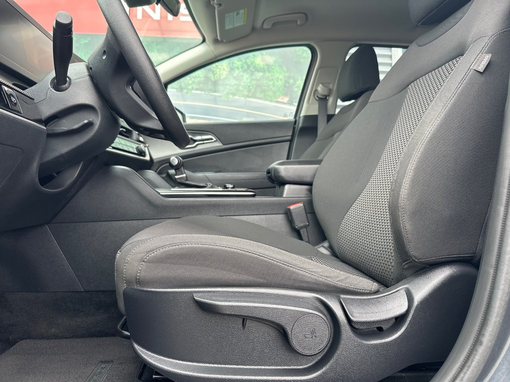 2024 Kia Sportage LX AWD in Amos, Quebec - 9 - w1024h768px