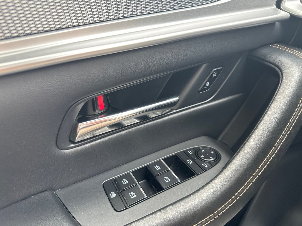 2024 Mazda CX-90 PHEV GT in Amos, Quebec - 23 - w1024h768px