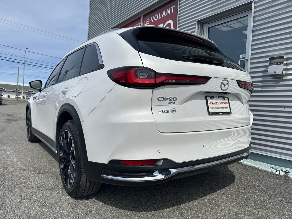 2024 Mazda CX-90 PHEV GT in Amos, Quebec - 5 - w1024h768px