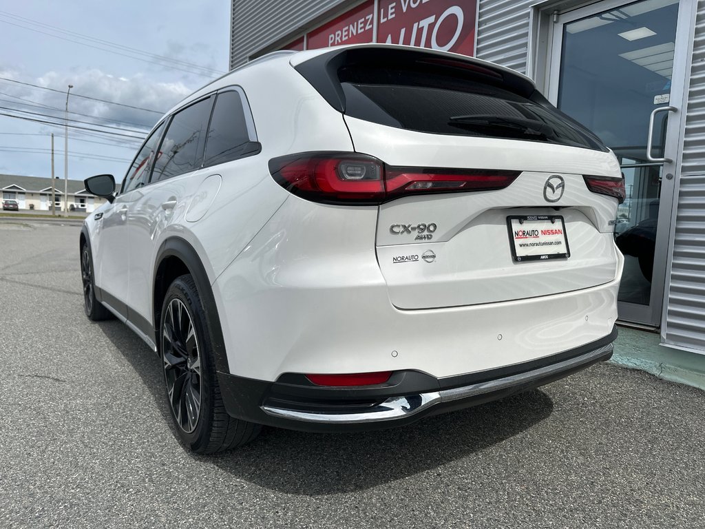 2024 Mazda CX-90 PHEV GT in Amos, Quebec - 5 - w1024h768px