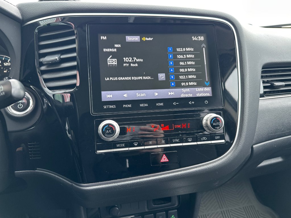 2021 Mitsubishi Outlander PHEV SE AWD in Amos, Quebec - 10 - w1024h768px