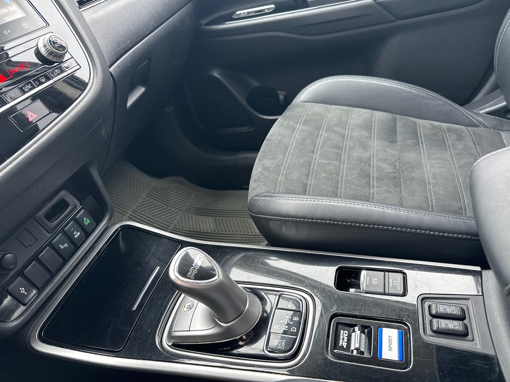 2021 Mitsubishi Outlander PHEV SE AWD in Amos, Quebec - 11 - w1024h768px
