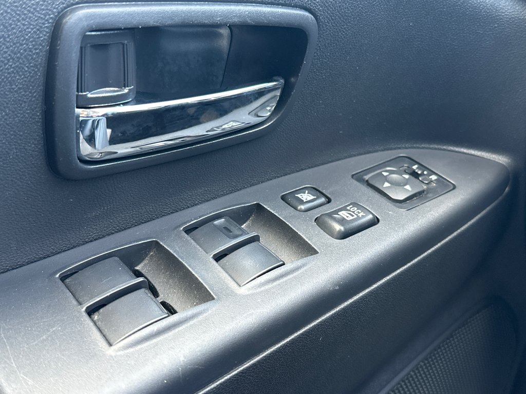 2024 Mitsubishi RVR SE AWC in Amos, Quebec - 16 - w1024h768px