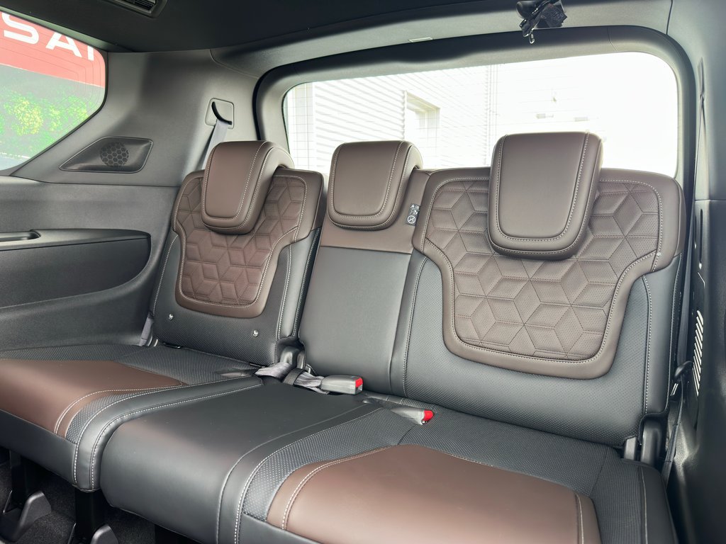 Nissan Armada Platinum 2026 à Amos, Québec - 18 - w1024h768px