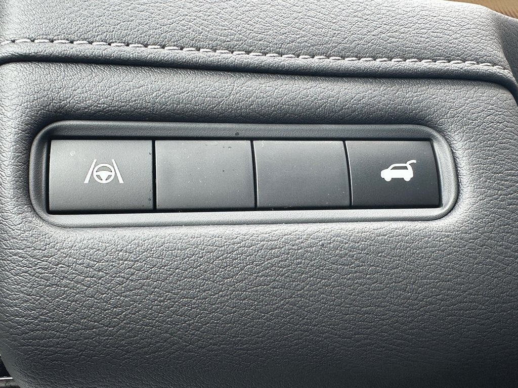 Nissan Armada Platinum 2026 à Amos, Québec - 22 - w1024h768px