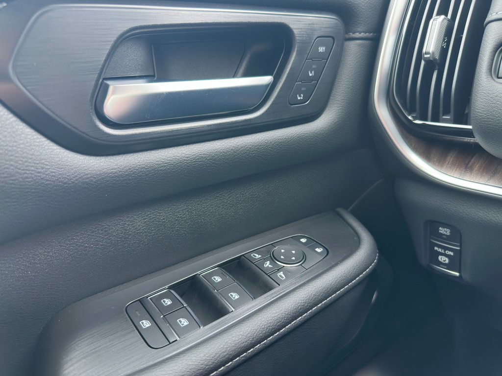 Nissan Armada Platinum 2026 à Amos, Québec - 23 - w1024h768px