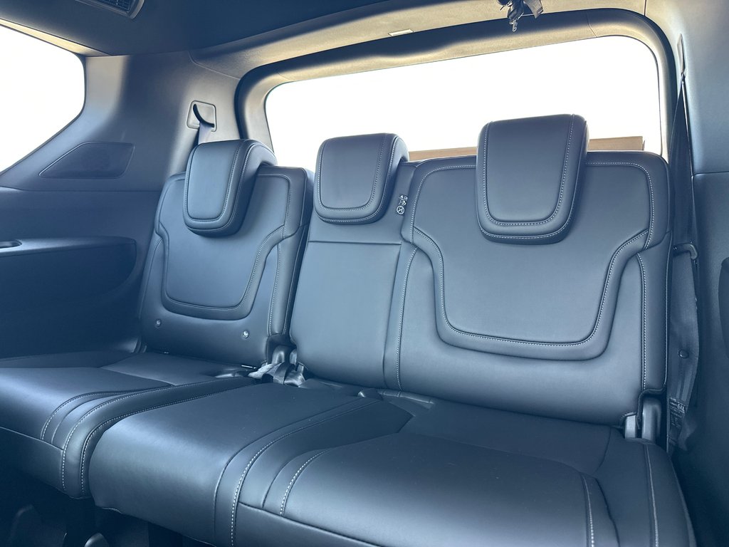 2026 Nissan Armada PRO-4X in Amos, Quebec - 16 - w1024h768px