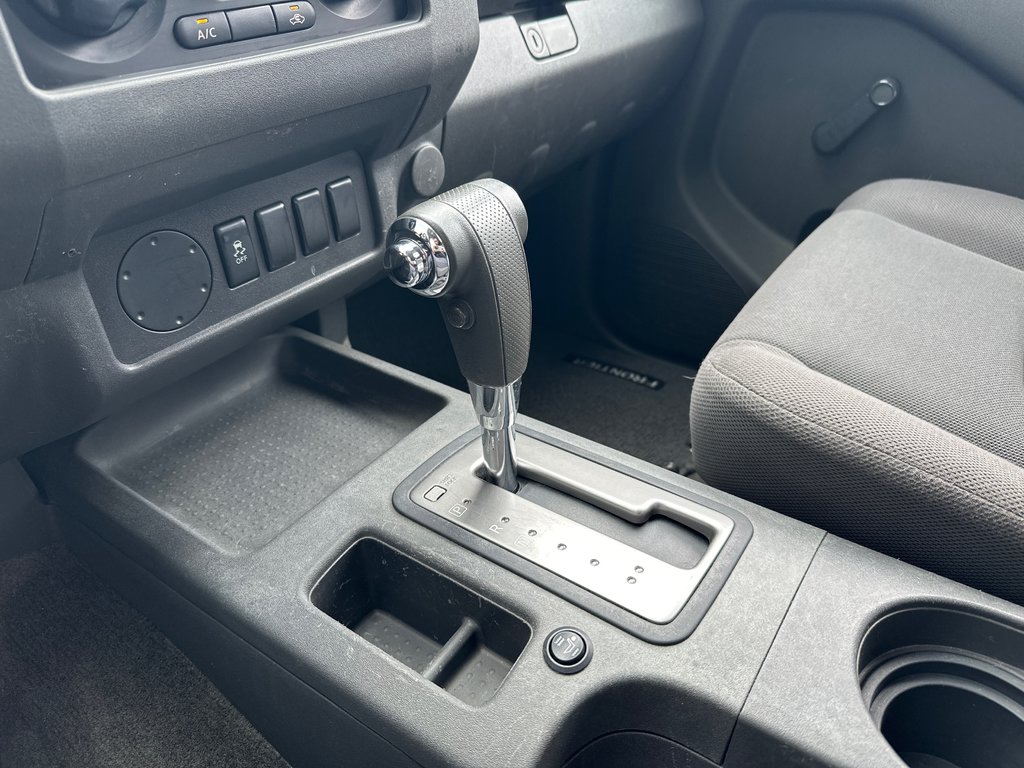 2013 Nissan Frontier S 2X4 in Amos, Quebec - 12 - w1024h768px