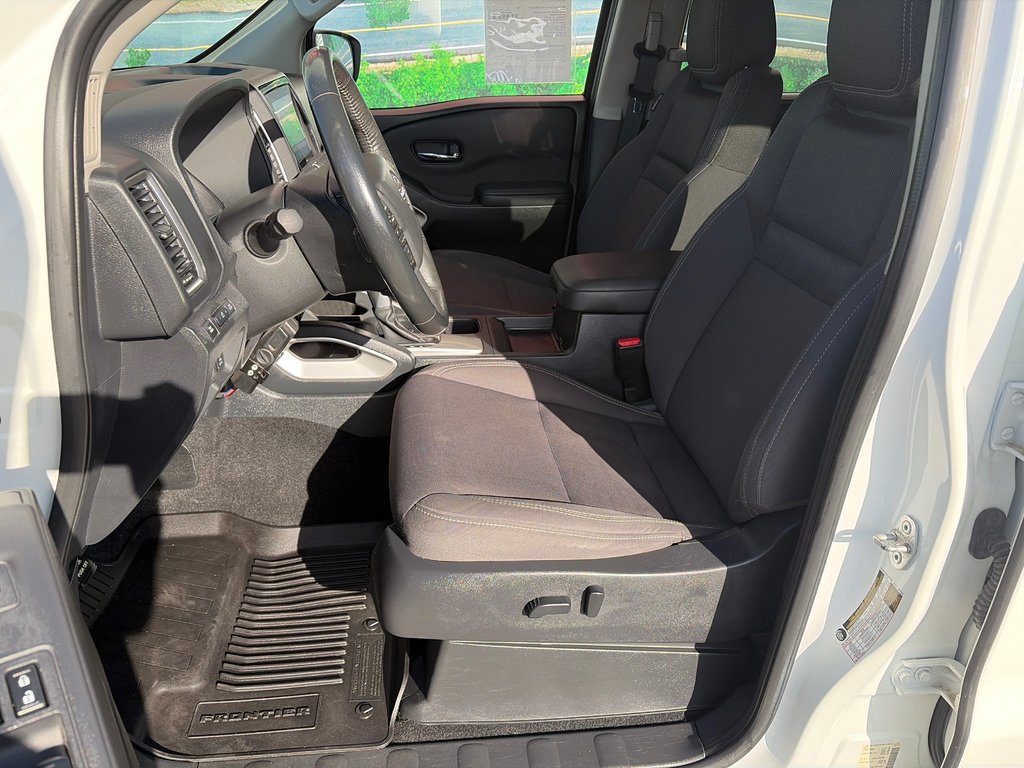 2022 Nissan Frontier SV Sport 4X4 in Amos, Quebec - 8 - w1024h768px