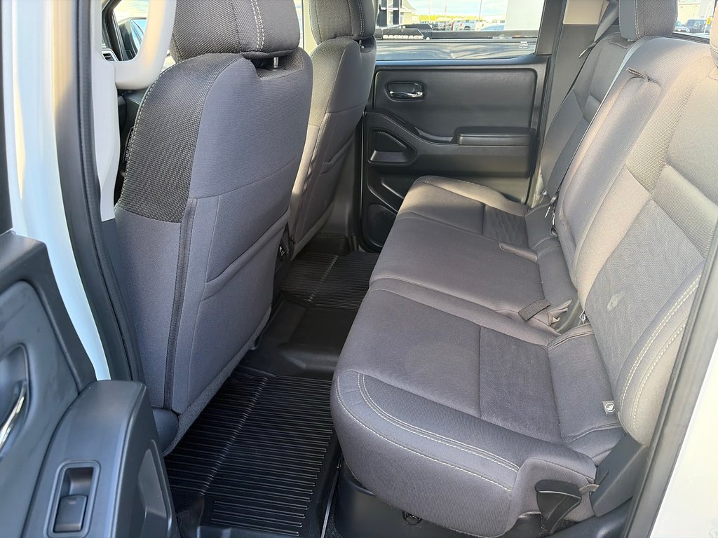 2022 Nissan Frontier SV Sport 4X4 in Amos, Quebec - 18 - w1024h768px