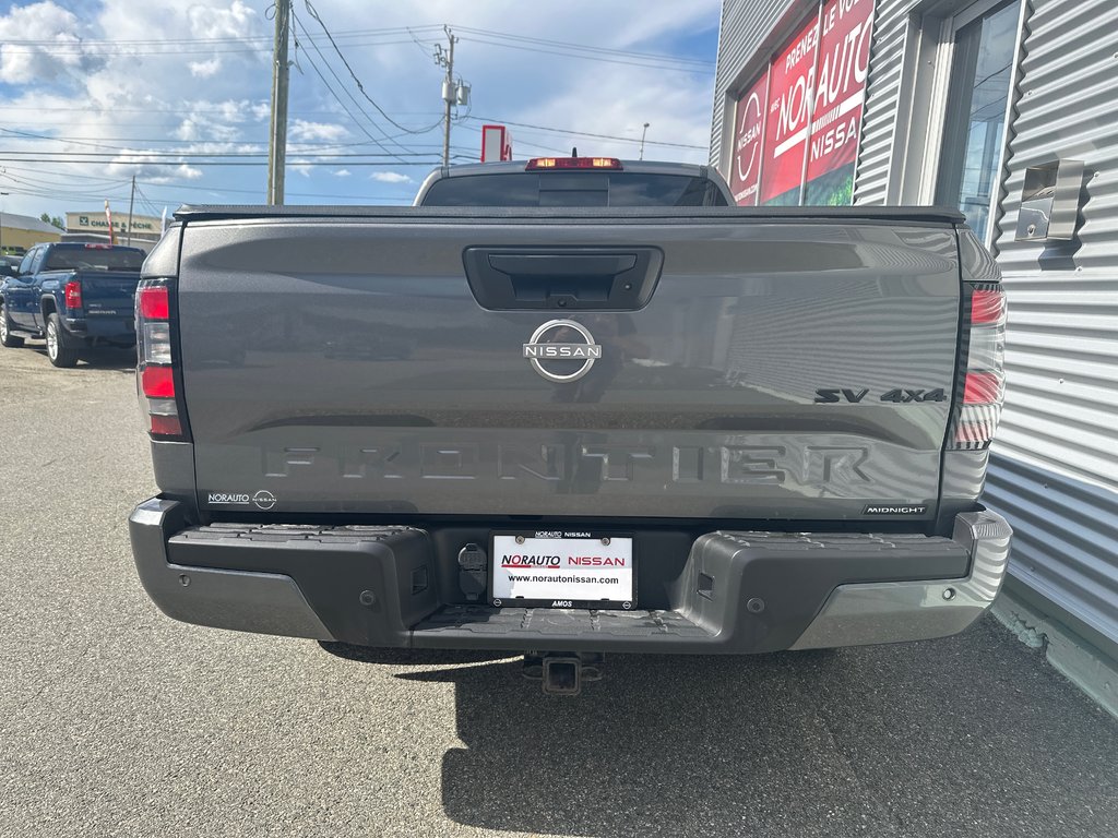 Nissan Frontier SV MIDNIGHT 4X4 2023 à Amos, Québec - 8 - w1024h768px