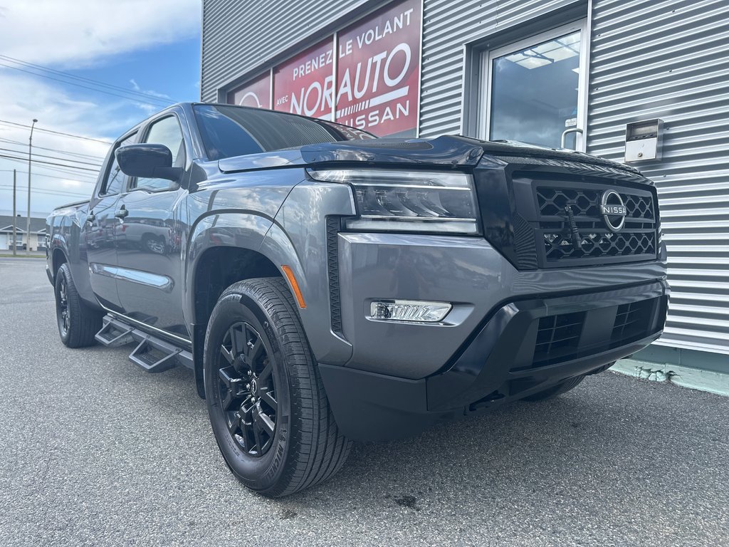 Nissan Frontier SV MIDNIGHT 4X4 2023 à Amos, Québec - 2 - w1024h768px