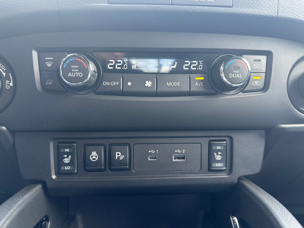 Nissan Frontier SV MIDNIGHT 4X4 2023 à Amos, Québec - 14 - w1024h768px