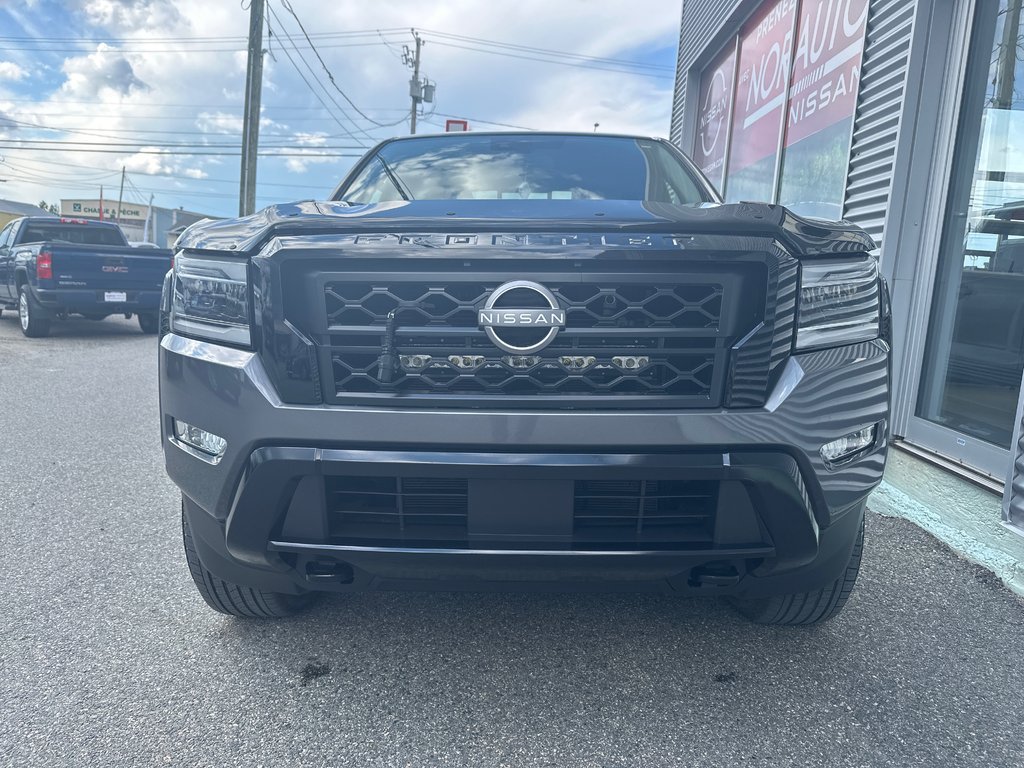Nissan Frontier SV MIDNIGHT 4X4 2023 à Amos, Québec - 7 - w1024h768px
