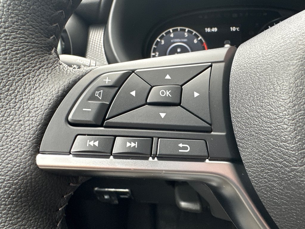 2025 Nissan Kicks Play SV in Amos, Quebec - 11 - w1024h768px