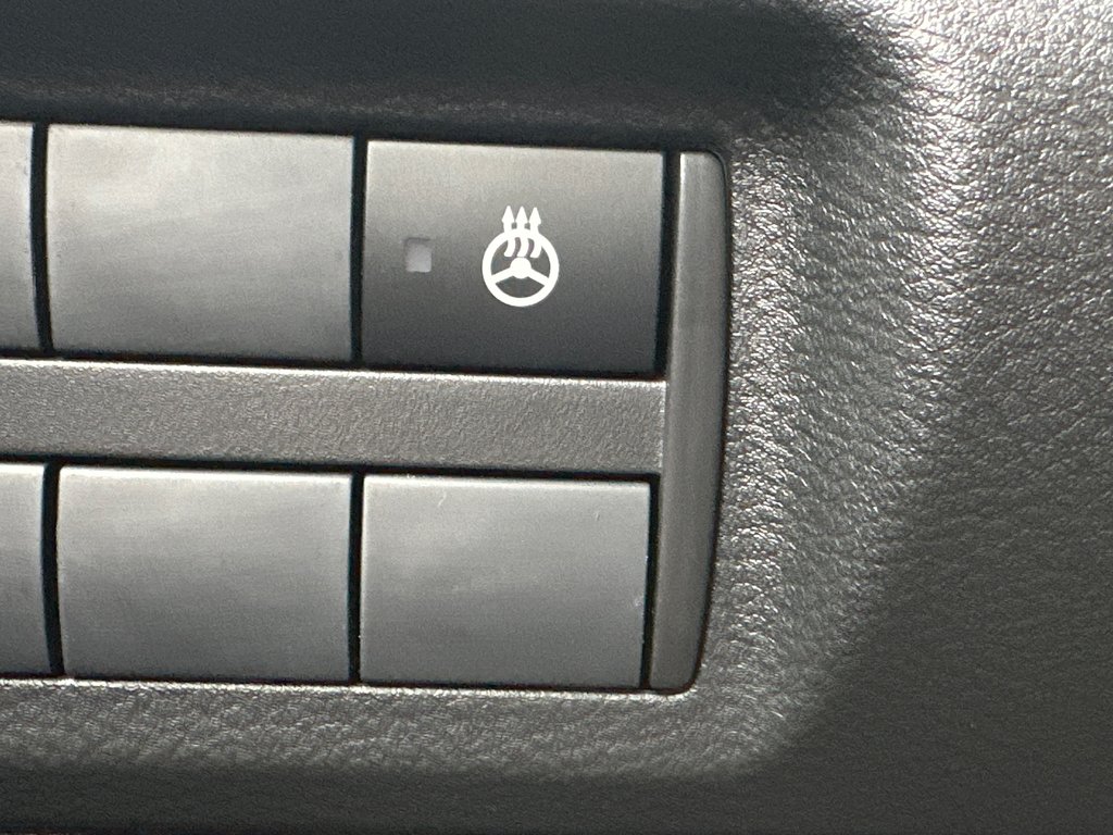 2025 Nissan Kicks Play SV in Amos, Quebec - 13 - w1024h768px