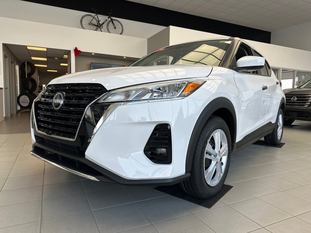 Nissan Kicks Play S 2025 à Amos, Québec - 1 - w1024h768px