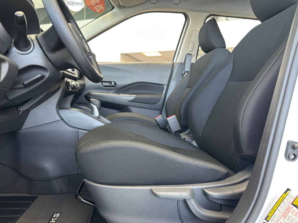 Nissan Kicks Play S 2025 à Amos, Québec - 4 - w1024h768px