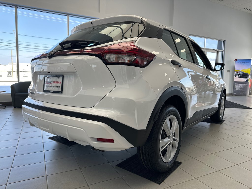 Nissan Kicks Play S 2025 à Amos, Québec - 3 - w1024h768px