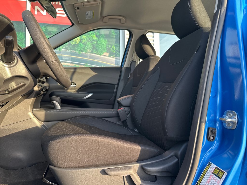 Nissan Kicks Play SV 2025 à Amos, Québec - 6 - w1024h768px