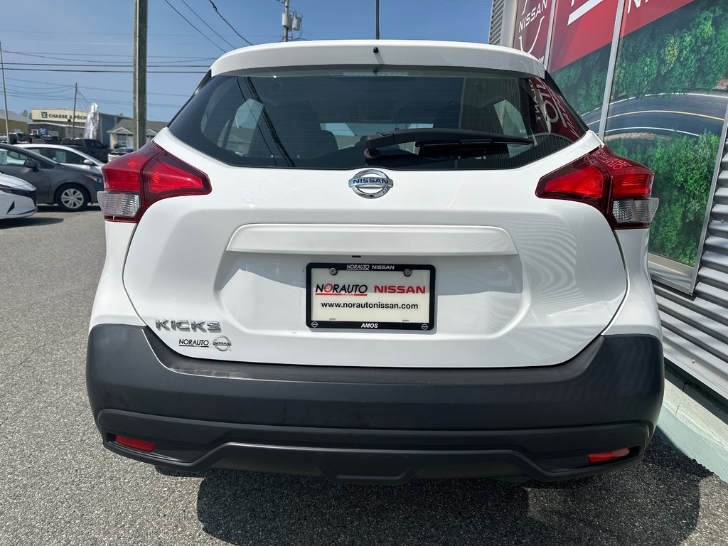 2018 Nissan Kicks S in Amos, Quebec - 8 - w1024h768px