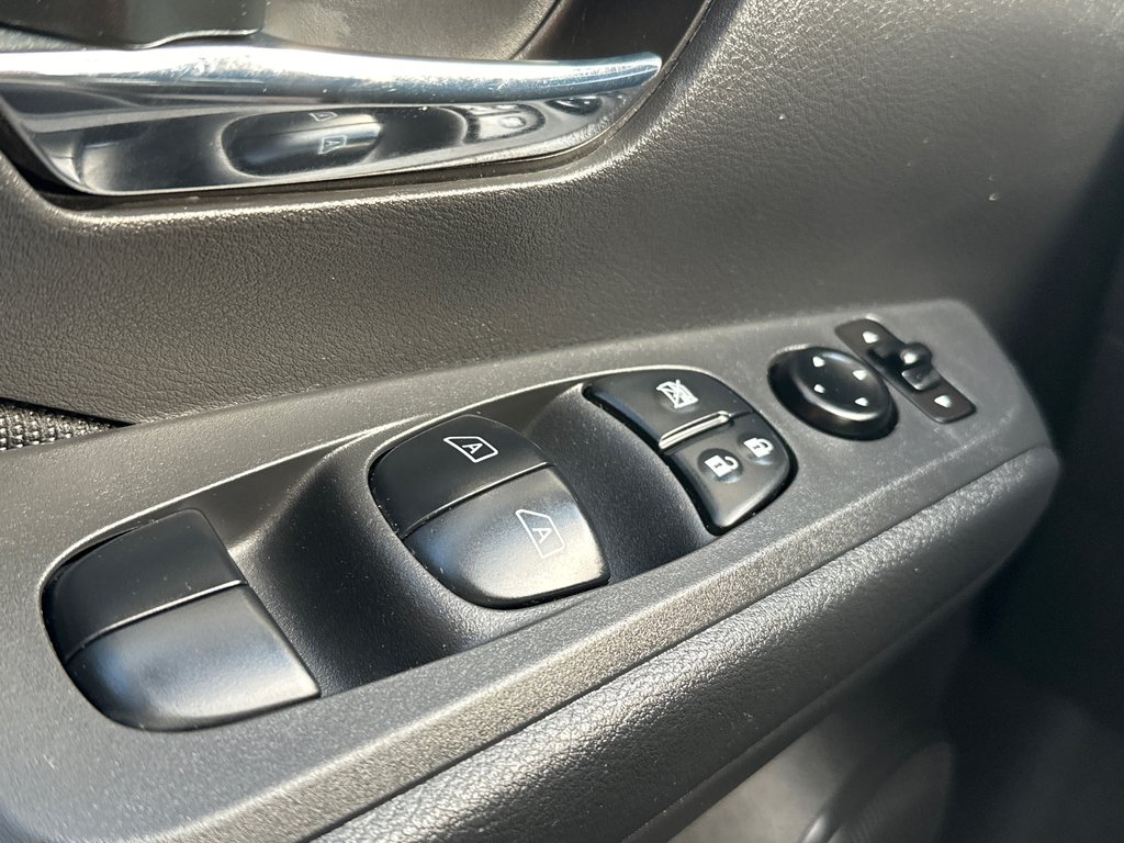Nissan Kicks SV 2022 à Amos, Québec - 16 - w1024h768px