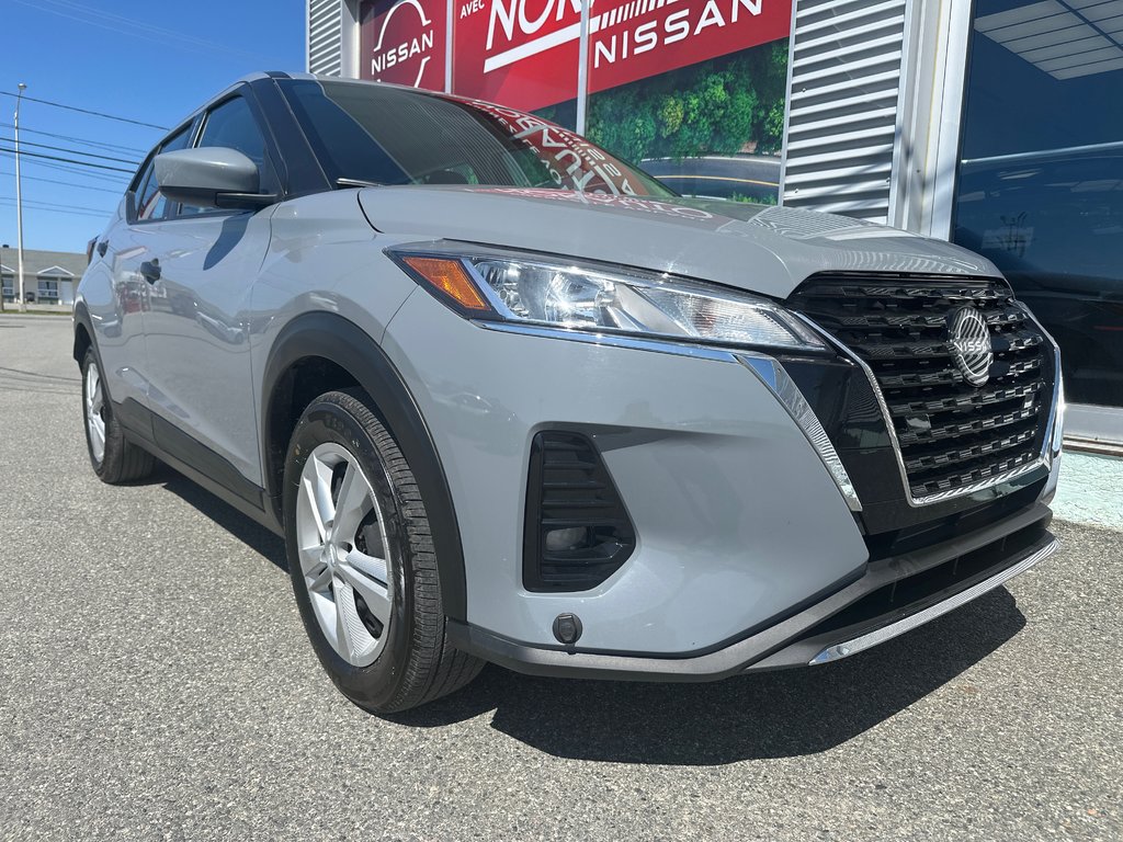 Nissan Kicks S TA 2023 à Amos, Québec - 2 - w1024h768px