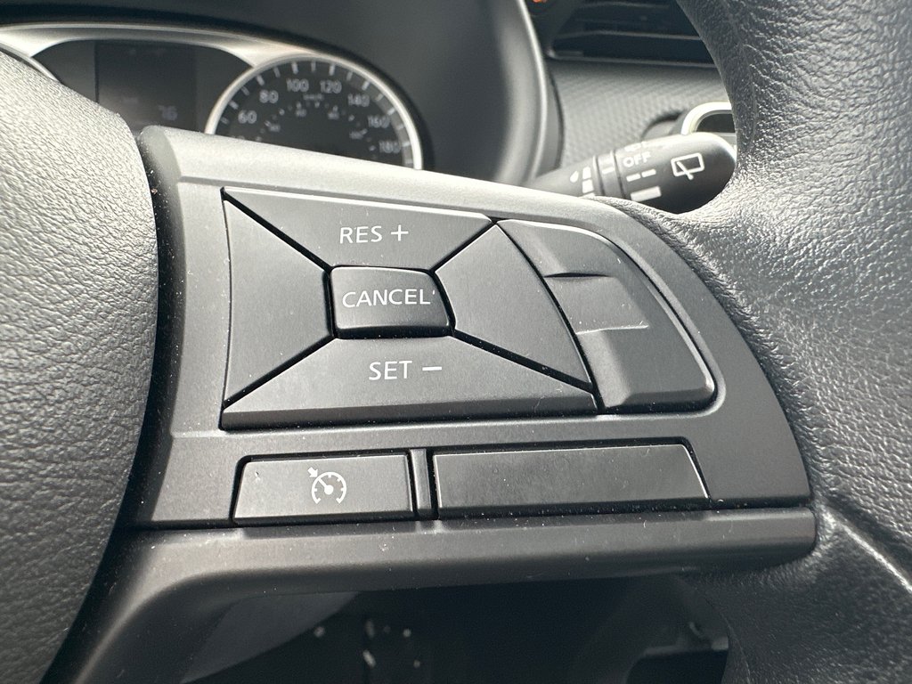 2024 Nissan Kicks S in Amos, Quebec - 12 - w1024h768px