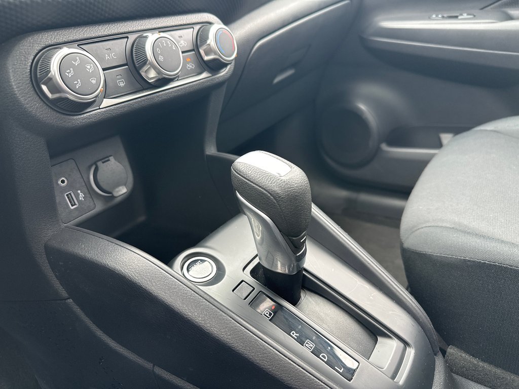 2024 Nissan Kicks S in Amos, Quebec - 13 - w1024h768px