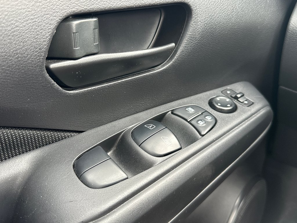 Nissan Kicks S 2024 à Amos, Québec - 16 - w1024h768px