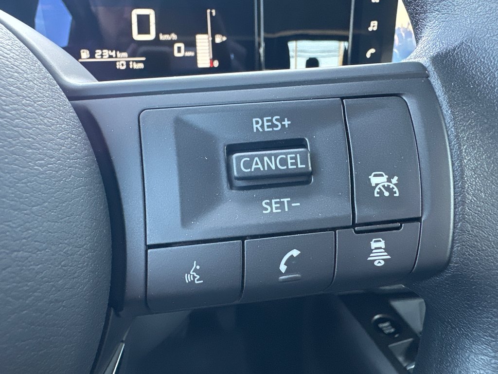 2025 Nissan Kicks S in Amos, Quebec - 12 - w1024h768px