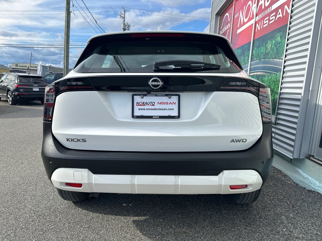 2025 Nissan Kicks S AWD in Amos, Quebec - 8 - w1024h768px