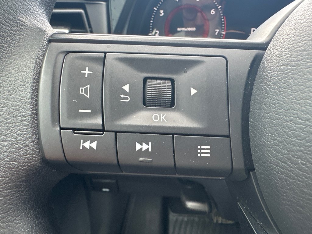 2025 Nissan Kicks S AWD in Amos, Quebec - 14 - w1024h768px