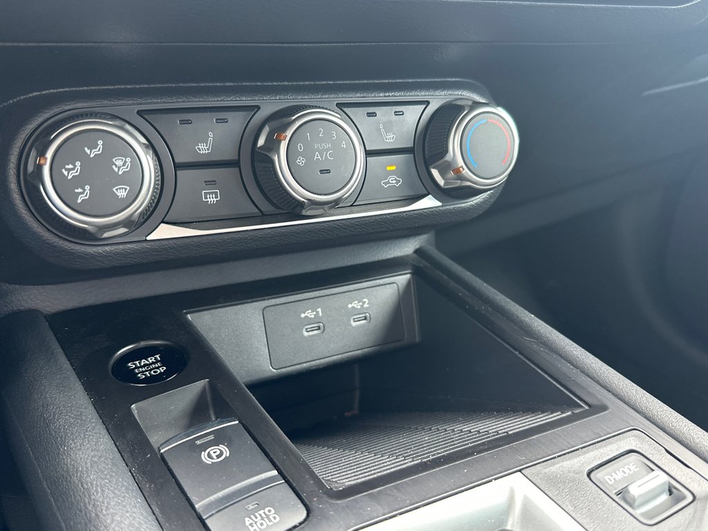 2025 Nissan Kicks S AWD in Amos, Quebec - 13 - w1024h768px