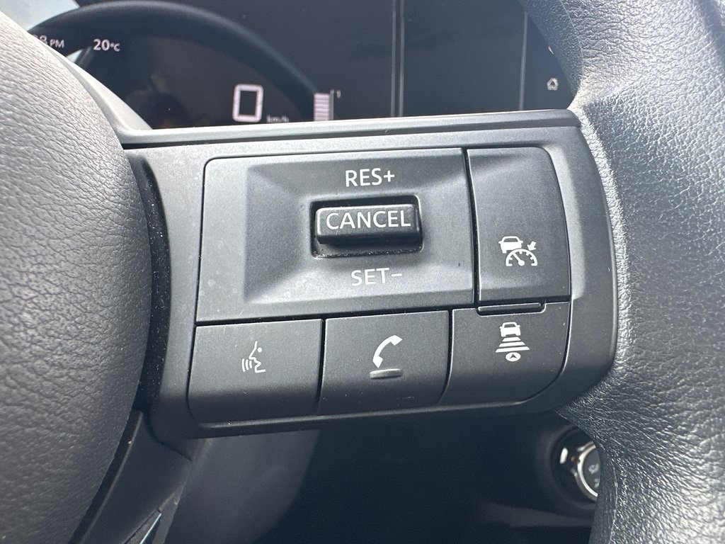 2025 Nissan Kicks S AWD in Amos, Quebec - 13 - w1024h768px
