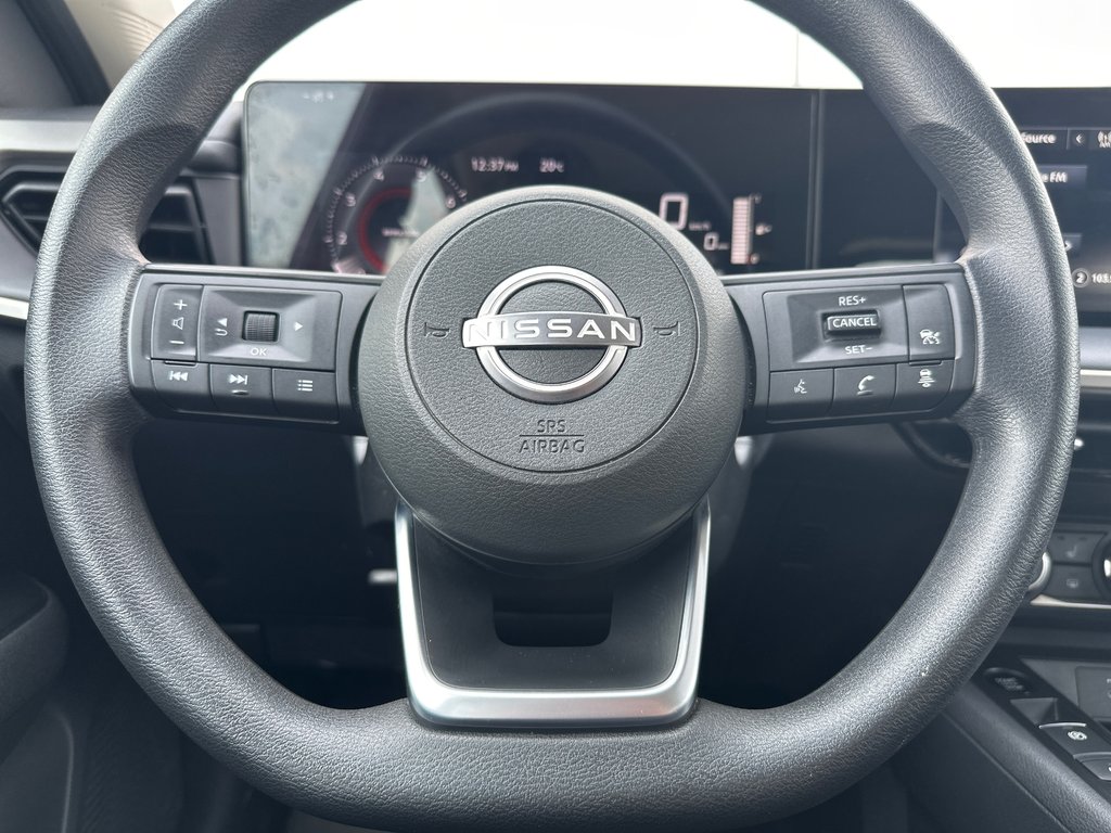 2025 Nissan Kicks S AWD in Amos, Quebec - 10 - w1024h768px