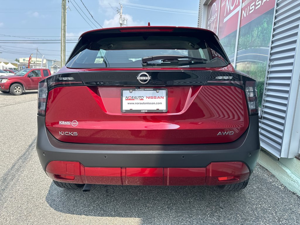 2025 Nissan Kicks S AWD in Amos, Quebec - 8 - w1024h768px
