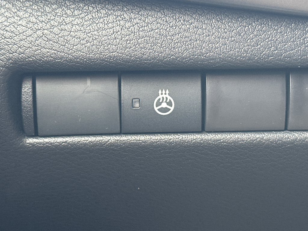 2026 Nissan Kicks SV Premium in Amos, Quebec - 13 - w1024h768px