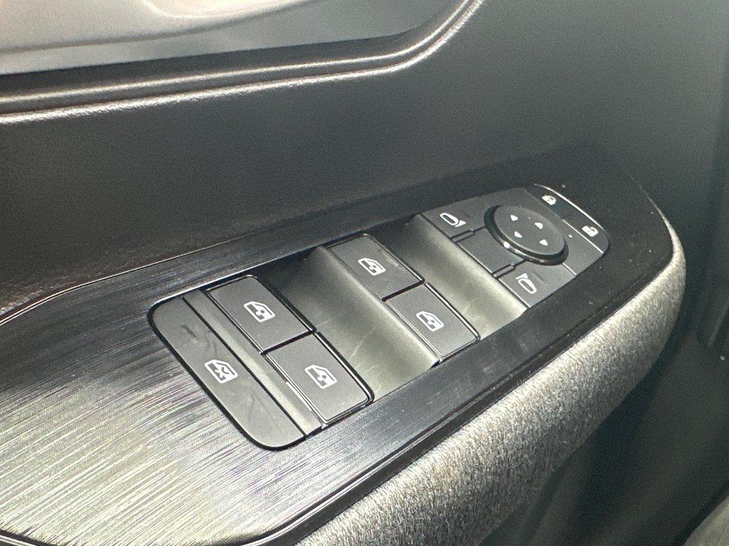 Nissan Kicks SV Premium 2026 à Amos, Québec - 12 - w1024h768px