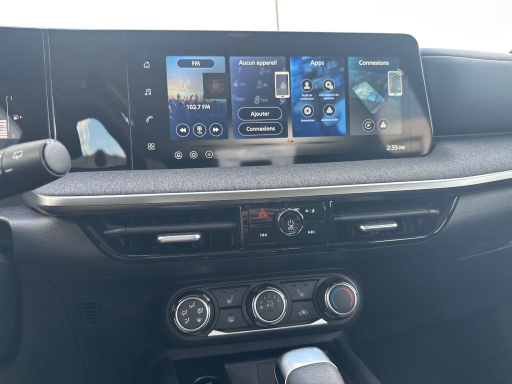 2026 Nissan Kicks S AWD in Amos, Quebec - 7 - w1024h768px
