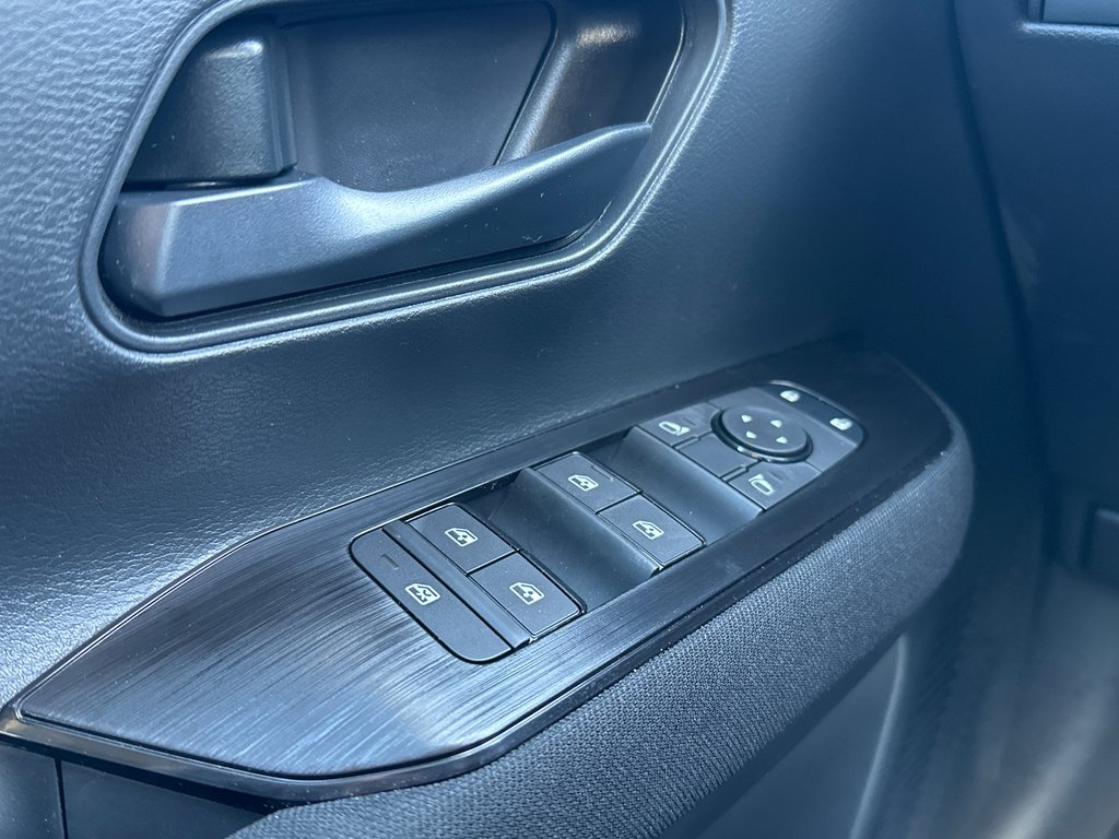 Nissan Kicks S FWD 2026 à Amos, Québec - 12 - w1024h768px