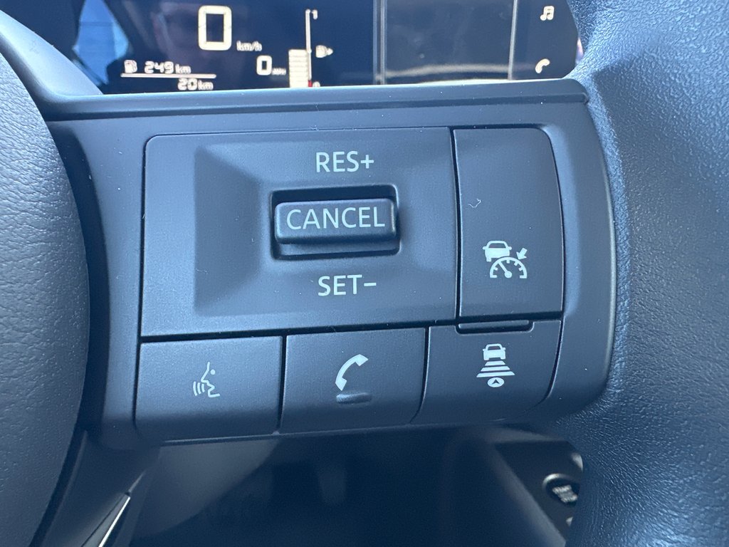 Nissan Kicks S FWD 2026 à Amos, Québec - 11 - w1024h768px